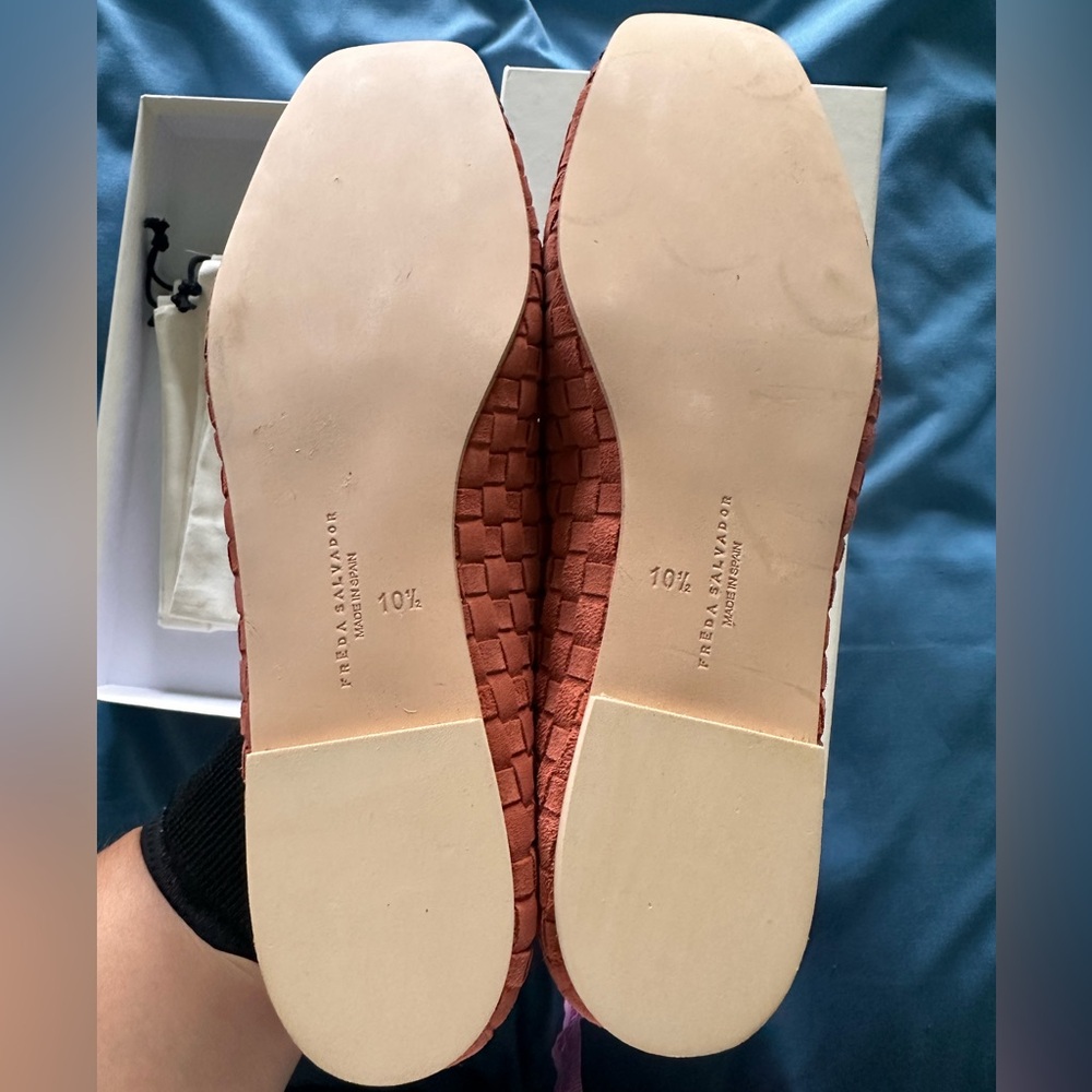 NEW Freda Salvador Jada Flat in Rosewood woven suede - Picture 7 of 8